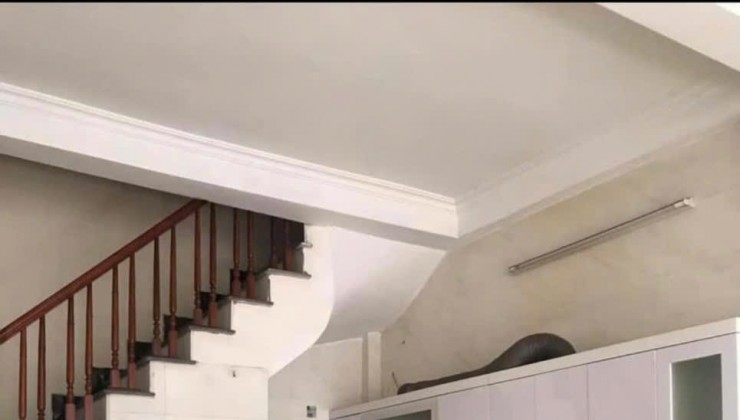 Cho thuê nhà Ở NHÓM 6N, KD ONL, HỘ GĐ nhà ngõ ô tô Lương Khánh Thiện, DT 45m2 - 5tầng - 5P 20 triệu